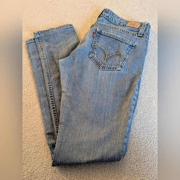 Levi's Women's Size 9 Medium 524 Too Superlow Low Rise Jeans - Picture 1 of 5